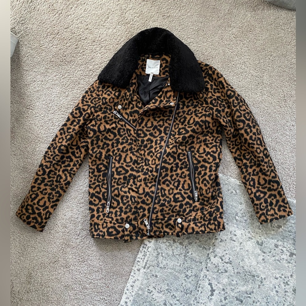 Avec les filles coat size small